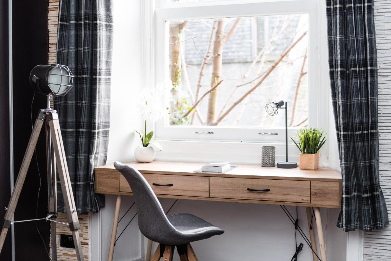 City Centre Stylish Apartment At The Meadows Park EDI Buitenkant foto