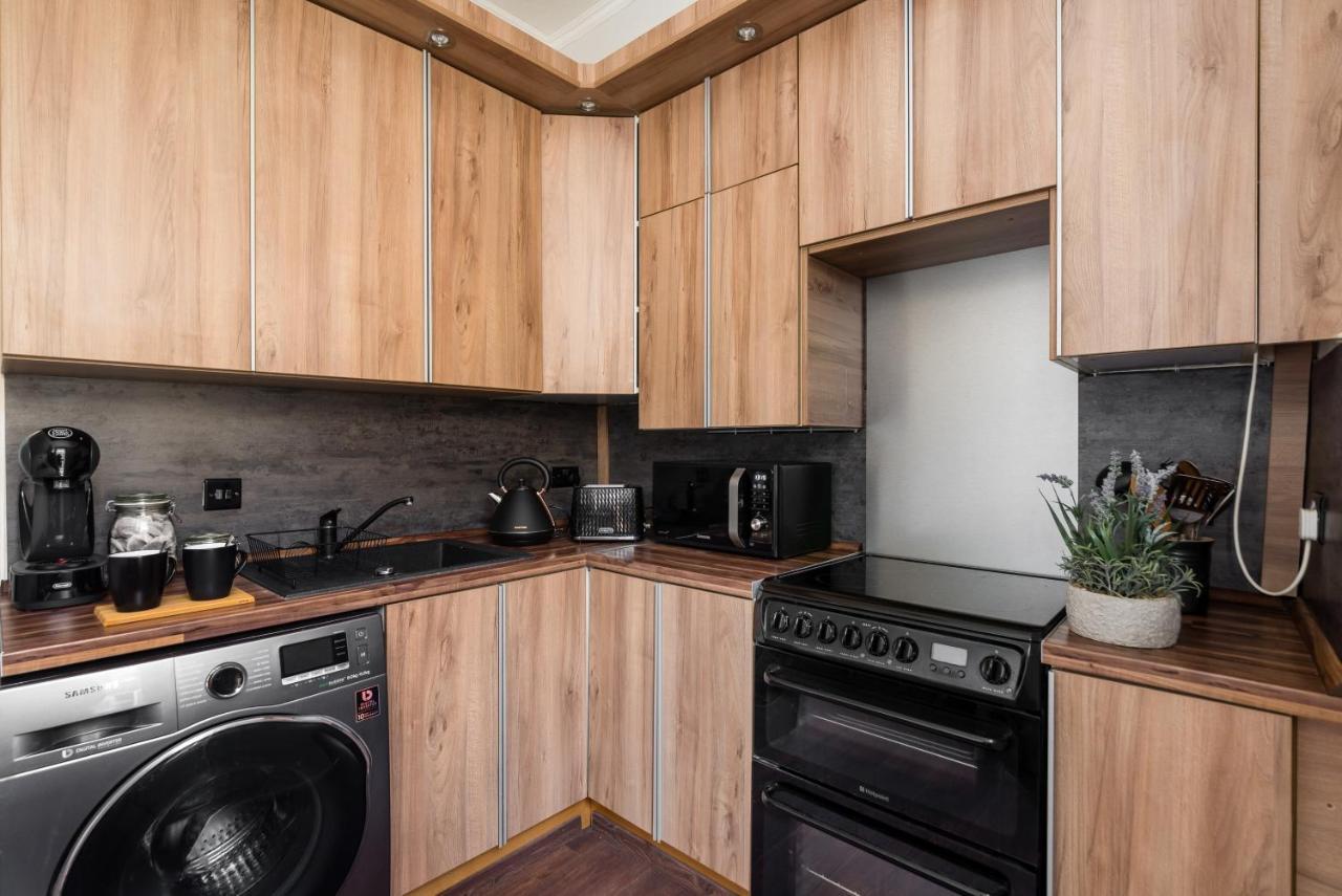 City Centre Stylish Apartment At The Meadows Park EDI Buitenkant foto